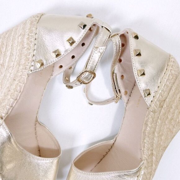 NWOT Eric Michael Women’s Val Wedge Heel Platform Espadrilles Shoes Stud Gold - Picture 3 of 5